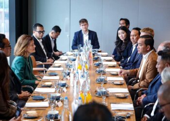 Kerajaan negeri bekerjasama dengan Blavatnik School of Government di Universiti Oxford bagi melahirkan pegawai kerajaan negeri yang mampu meningkatkan kualiti hidup rakyat Johor pada masa depan.