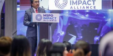 DATUK Seri Johari Abdul Ghani ketika majlis pelancaran MSPO Impact Alliance oleh Minyak Sawit Mampan Malaysia (MSPO) di Kuala Lumpur semalam. UTUSAN/IQBAL ROSLI