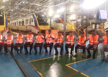 DELEGASI ARCEOs 2025 ketika hadir pada lawatan teknikal di Depoh Unit Tren Elektrik Berganda (EMU) Seremban hari ini.-UTUSAN /NUR SHARIEZA ISMAIL