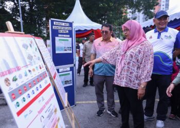 MAIMUNAH Mohd. Sharif pada Majlis Pelancaran Zon Sifar Sisa Wilayah Persekutuan Kuala Lumpur, di Jalan Raja Muda Abdul Aziz, di sini hari ini. - UTUSAN/SHIDDIEQIIN ZON