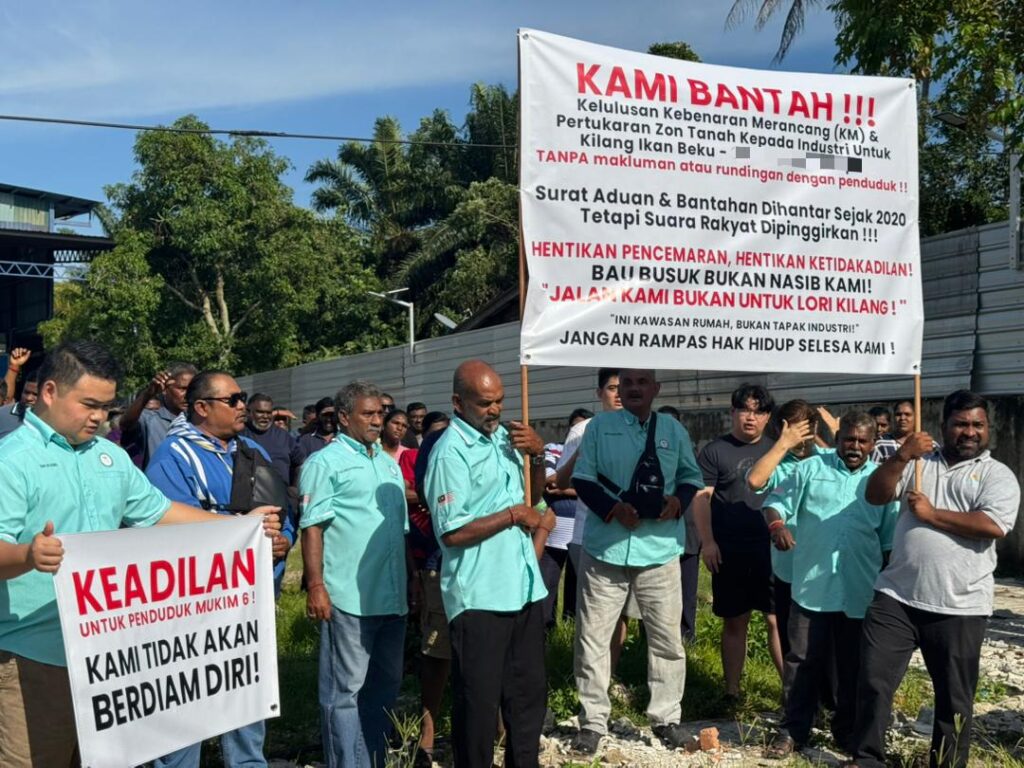 Penduduk berhimpun bantah operasi kilang ikan 1 WhatsApp Image 2025 09 21 at 18.58.55