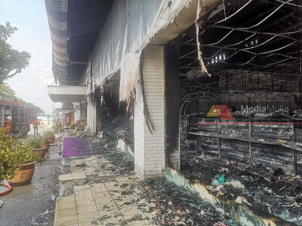 Kedai kelengkapan perkahwinan musnah dalam kebakaran di Nilai 3 1 WhatsApp Image 2025 09 22 at 13.17.51