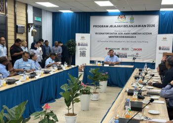 AMIR Hamzah Azizan (tengah) ketika mempengerusikan Program Jelajah Belanjawan 2026 Pulau Pinang bersama pemain industri di Batu Kawan, Pulau Pinang hari ini.-UTUSAN/SITI NUR MAS ERAH AMRAN