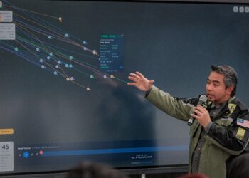 AHMAD Sani Araby Al-Kahery ketika sidang akhbar harian Misi Global Sumud Flotila Sumud Nusantara di MAPIM Malaysia Central Warehouse. - UTUSAN/FAIZ ALIF ZUBIR