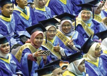 UNIVERSITI yang benar-benar cemerlang ialah institusi yang menanam benih pemikiran, bukan hanya mengeluarkan graduan.