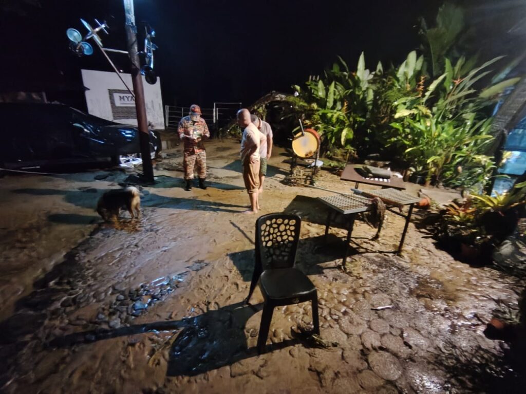 Bayi enam bulan antara terperangkap banjir kilat di resort Janda Baik