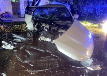 KEADAAN kenderaan yang remuk selepas terbabit dalam kemalangan maut di Jalan Kampung Sungai Ikan, Kuala Terengganu.