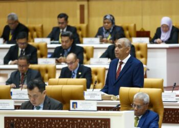 KHAIRUDIN Abu Hanipah pada sidang Dewan Undangan Negeri Perak hari ini. - UTUSAN/MUHAMAD NAZREEN SYAH MUSTHAFA