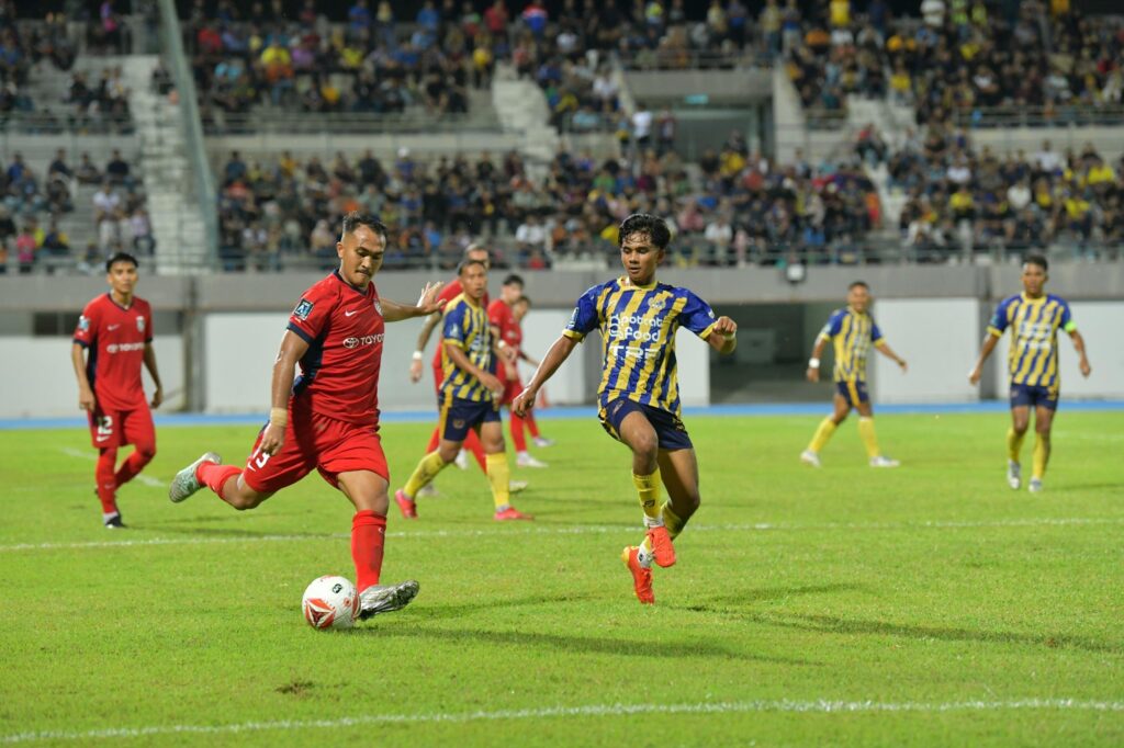 Harimau ‘mengamuk’ baham singa di Kangar 1 e711057d a371 4239 922e 8db33ee70e29
