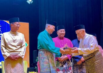 SULTAN Sallehuddin Sultan Badlishah berkenan hadir ke Majlis Sambutan Maulidur Rasul peringkat negeri di Wisma Darul Aman di Alor Setar, hari ini.