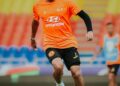 Aksi Faizal Halim sedang menjalani latihan menjelang perlawanan Kejuaraan Kelab Asean (ACC) menentang Tampines Rovers di Stadium MBPJ, esok. - IHSAN FB SELANGOR FC
