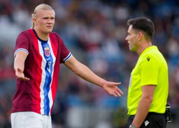 Penyerang Norway Erling Haaland memberi reaksi semasa perlawanan bola sepak Persahabatan Antarabangsa antara Norway dan Finland, di Oslo Khamis lalu. - AFP
