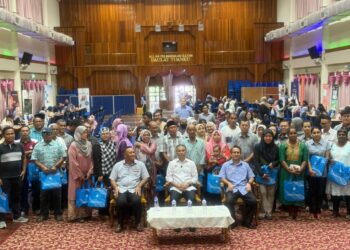 PERTUBUHAN Keselamatan Sosial (Perkeso) menaja caruman bagi 72 individu bekerja sendiri melibatkan pekebun, penghantar barang, pereka grafik, pengasuh, penjual makanan dan mekanik.