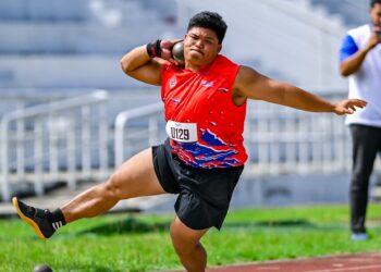 Aksi Jonah Chang Rigan ketika Kejohanan Olahraga Institusi Pendidikan Malaysia (SIPMA) yang berlangsung di Universiti Teknologi Malaysia (UTM), Johor Bahru hari ini. - IHSAN SUKAN IPT