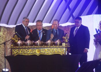 FADILAH Yusof mewakili Perdana Menteri merasmikan Hari Pelancongan Sedunia (WTD) dan Persidangan Pelancongan Sedunia (WTC) 2025 di Banda Hilir, Melaka hari ini. UTUSAN/AMRAN MULUP