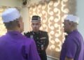 Ibrahim dan Arifin (bukan nama sebenar)  mendengar nasihat  Zool Fadli Ismail sempena majlis Maulidur Rasul dan perasmian program Projek Nadi Ilmu Amalan Membaca (Nilam) anjuran Yayasan Dakwah Islamiah Malaysia (Yadim) di Penjara Pulau Pinang, semalam.