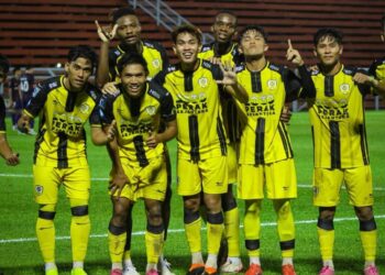 PEMAIN Perak meraikan kemenangan ke atas JDT 2 dalam perlawanan Liga A1 Semi-Pro 2025/26 di Stadium Majlis Bandaraya Pasir Gudang kelmarin. - UTUSAN/IHSAN PERAK FA