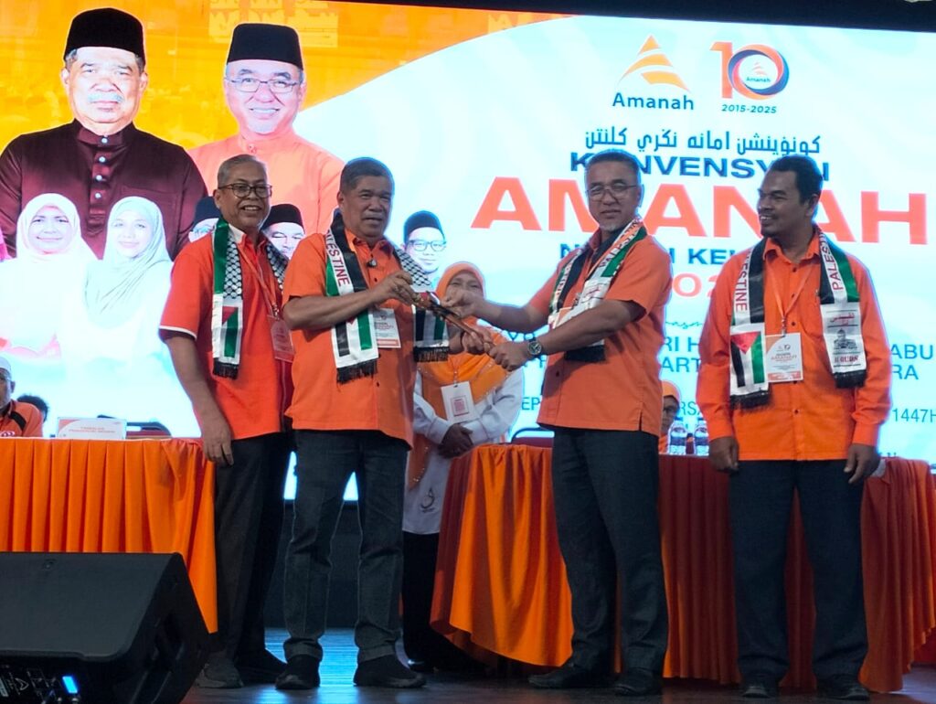 PH berpecah, usul undi boleh jatuhkan Anwar