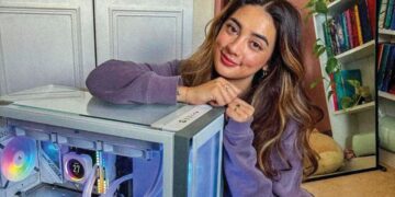 ALYCE gemar bermain permainan berunsur watak tertentu dan pengembaraan fantasi. 
– AGENSI