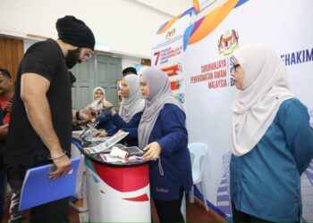 PESERTA yang menyertai Program Kembara Kerjaya Madani S.P.A X MFJ Sungai Siput 2025 di Dewan Perbandaran Sungai Siput hari ini. - UTUSAN