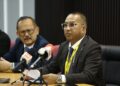 ZAINOL Fadzi Paharudin dalam sidang akhbar semasa sidang DUN Perak hari ini. - UTUSAN/MUHAMAD NAZREEN SYAH MUSTHAFA