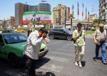 KRISIS air di Iran semakin kritikal, terutamanya ketika gelombang haba melanda. - AFP