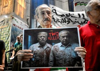 KEKEJAMAN Donald Trump dan Benjamin Netanyahu terhadap penduduk Gaza jelas tidak berperikemanusiaan sehingga  sanggup menganggap mereka sebagai ‘binatang’ yang boleh dibunuh. -AFP