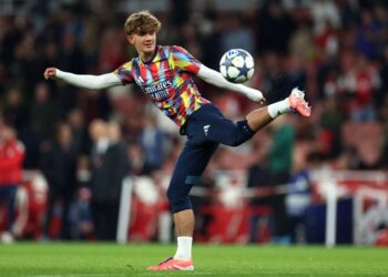 MAX Dowman menjadi pemain termuda beraksi bersama Arsenal.- AFP