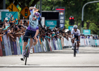 KYFFIN menamatkan saingan sejauh 214.9 kilometer, peringkat terpanjang edisi kali ini, dengan catatan masa empat jam 37 minit 39 saat, hanya dua saat di hadapan pelumba Terengganu Cycling Team(TSG) Muhammad Nur Aiman Rosli yang menamatkan di kedudukan kedua.-UTUSAN/MUHAMAD IQBAL ROSLI