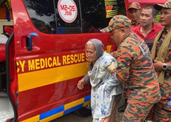 ZOIYAH Ismail ditemui di sebuah bangunan lama dalam kawasan kebun kelapa sawit di Chabau, Jasin, Melaka.
