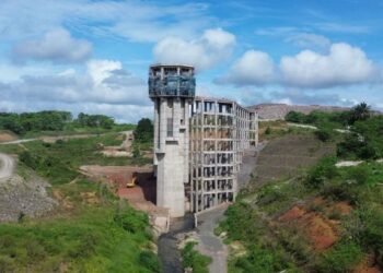 Tapak projek pembinaan Empangan Air Tawau yang sepatutnya siap menjelang Julai 2026, kini ditunda ke tahun 2028. - GAMBAR/ KONTRAKTOR