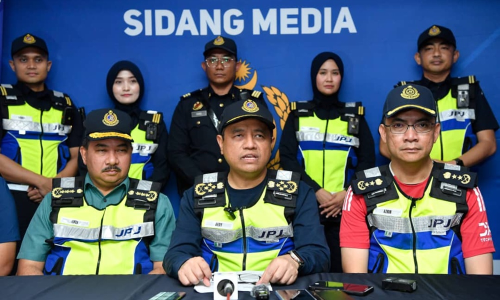 Lebih muatan