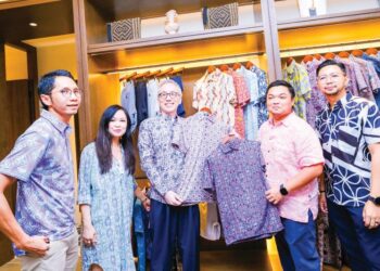 KAPTEN Batik mempunyai 10 cawangan di seluruh negara.
