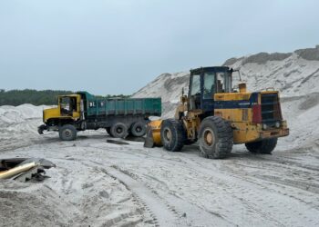KUARI biji timah haram yang diserbu pihak berkuasa di Kampar, Perak semalam.
