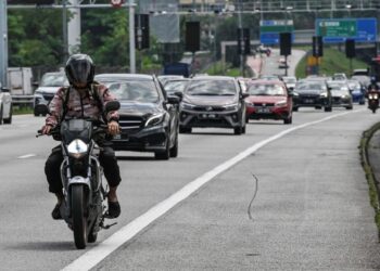 PIHAK berkuasa boleh memberi penekanan dalam bentuk garis panduan dan kod etika jalan raya yang menekankan penggunaan hon secara berhemah.
