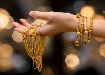 HARGA emas melonjak ke paras tertinggi baharu.