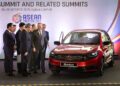 PERDANA Menteri, Datuk Seri Anwar Ibrahim, Li Qiang (dua, kiri) dan pemimpin ASEAN melihat Proton Saga serba baharu.