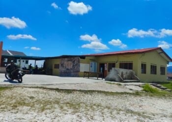 BANGUNAN yang digunakan sebagai surau di Kampung Seri Keramat, Pasir Puteh di Ipoh, Perak.