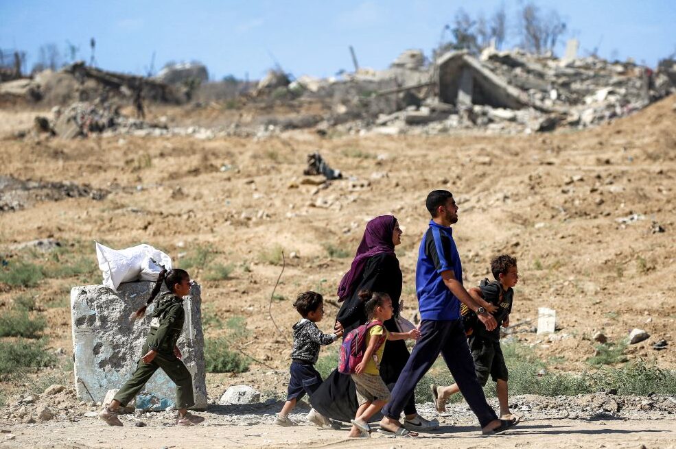 Rakyat Gaza kembali ke rumah tinggal sisa runtuhan 1 41 1 gaza city e1760178832823