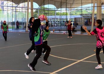 Sukan bola jaring wajar diperkenalkan bermula tahun satu di sekolah rendah.-IHSAN RAPTORS NETBALL ACADEMY