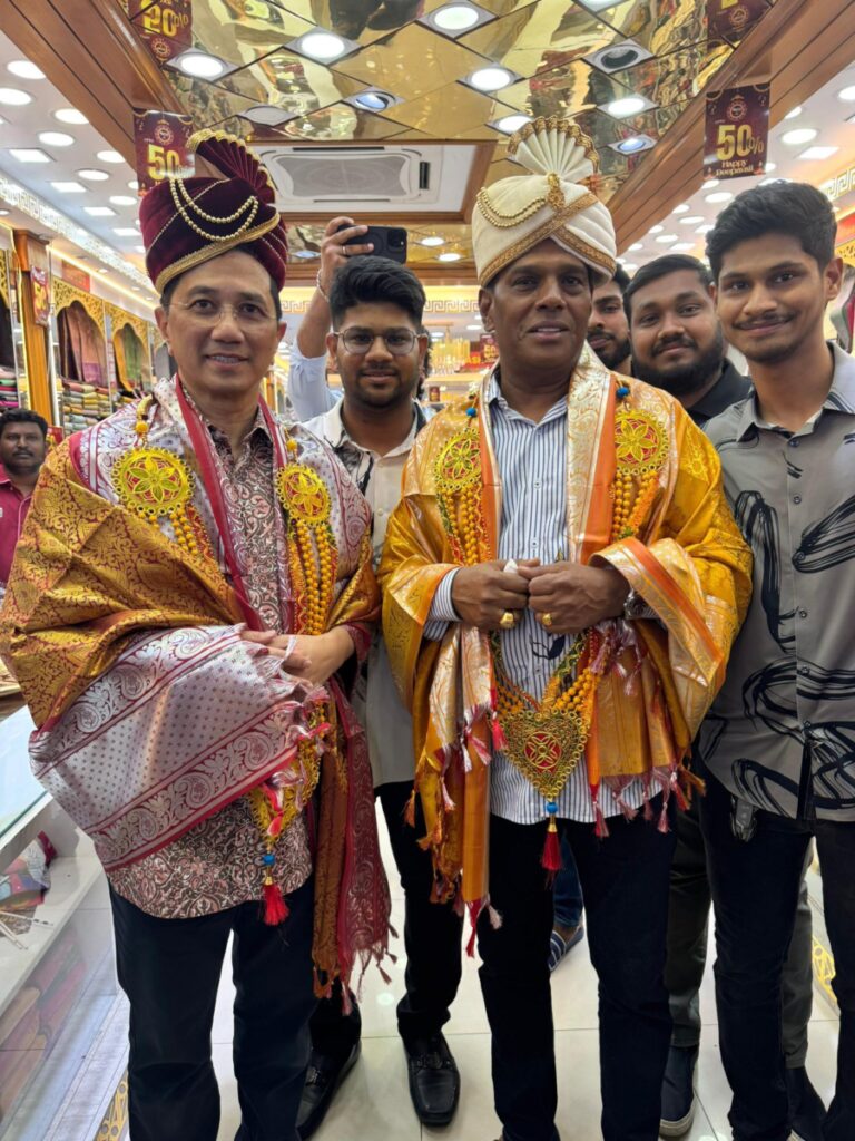 Azmin Ali dan Saravanan hadir program bersama cetus pelbagai persoalan