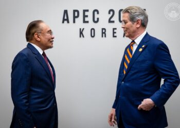 ANWAR Ibrahim semasa pertemuan bersama Setiausaha Perbendaharaan Amerika Syarikat (AS), Scott Bessent di Mesyuarat Pemimpin-Pemimpin Ekonomi APEC (AELM) di Gyeongju, Republik Korea. -Pejabat Perdana Menteri.