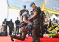 TENGKU Hassanal Ibrahim Alam Shah mencatat sejarah tersendiri apabila menjadi kerabat diraja Pahang pertama menamatkan Kursus Asas Pasukan Khas Tentera Udara Diraja Malaysia (Paskau) di Rompin, Pahang. - UTUSAN/SHAIKH AHMAD RAZIF