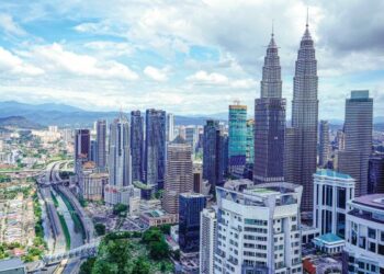 CUKAI karbon mampu menurankan defisit fiskal negara sekitar -0.1 peratus daripada KDNK dalam tempoh lima tahun akan datang.
