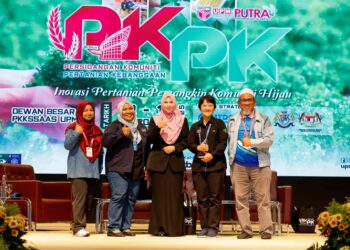 Puteri Edaroyati Megat Wahab (dua dari kiri) dalam forum ‘Pertanian Bandar & Ekosistem Sosial: Komuniti, Teknologi dan Kelestarian’ di Persidangan Komuniti Pertanian
Kebangsaan (PKPK) 2025 di Universiti Putra Malaysia, Serdang semalam.