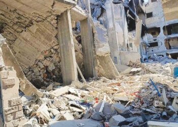 KEDIAMAN Amer Suleiman Ibrahim Abu Shariaa yang musnah dibedil bom oleh serangan rejim zionis Israel terhadap Gaza.