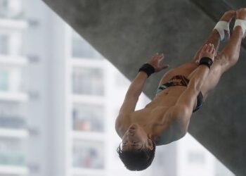 Bertrand Rhodict Lises-Enrique Harold Mccartney antara atlet terjun yang menyumbang pingat di Kejohanan Akuatik Asia di Ahmedabad, India. - AFP