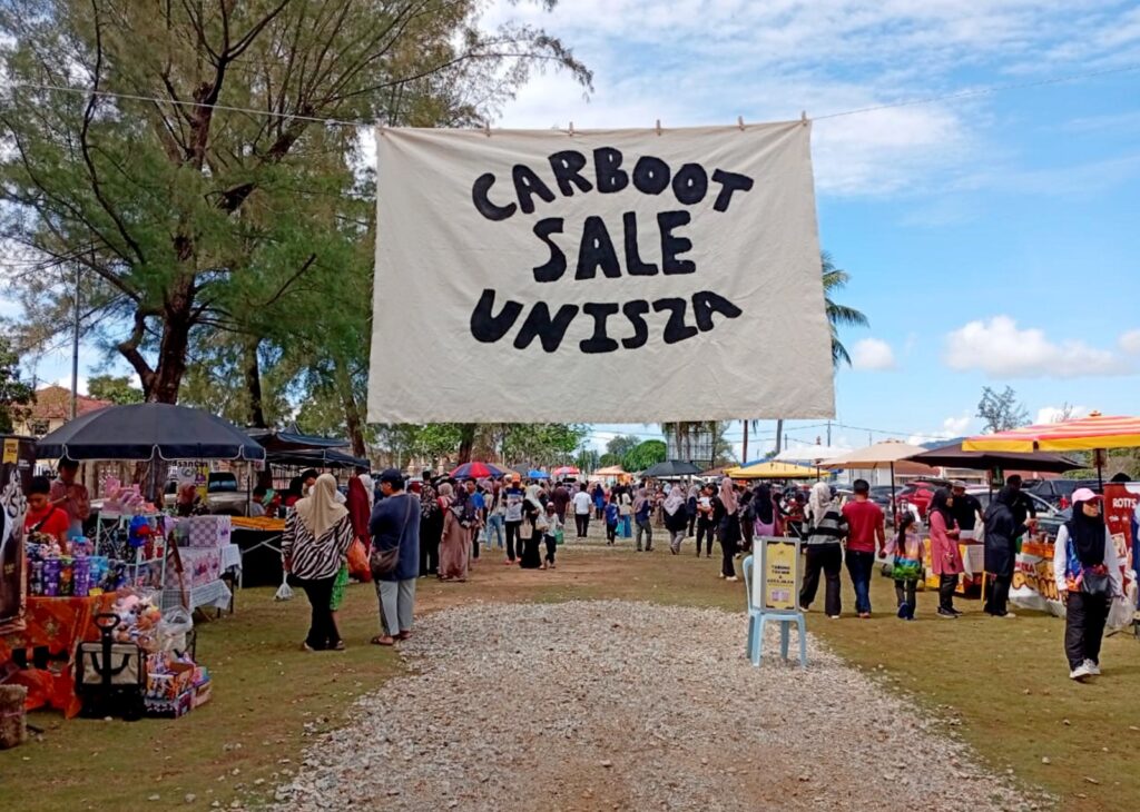 Jualan Bonet Kereta UniSZA bantu peniaga kecil tambah pendapatan 1 CARBOOT UNISZA