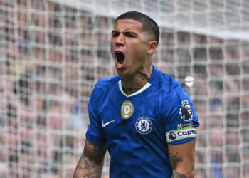 Enzo Fernandez terpaksa disisihkan ekoran cedera lutut. - AFP