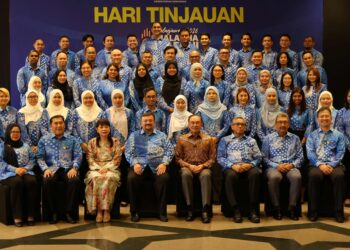 ANWAR Ibrahim ketika meninjau persiapan akhir Belanjawan 2026 di Kementerian Kewangan, Putrajaya.